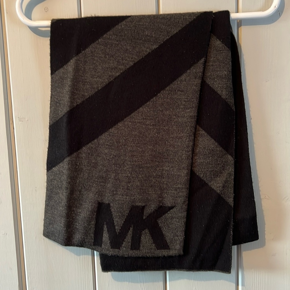 Michael Kors MK Scarf Gray Black Reversible Soft 66” x 9.75”Unisex